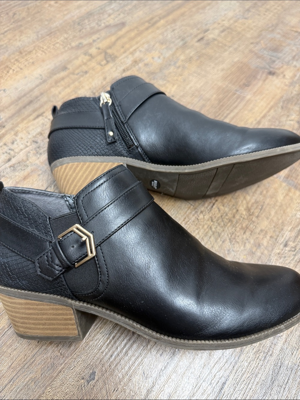 Dr. Scholl’s Women’s Black Ankle Booties with Buckle size 9